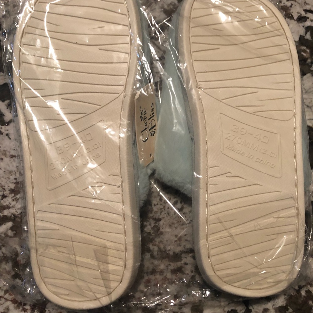 Heart Slippers - Picture 3 of 3